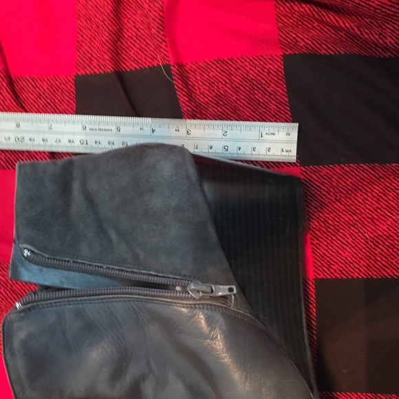 Gray Isaac Mizrahi Live Kierra leather and suede wedge ankle boot - Picture 6 of 8